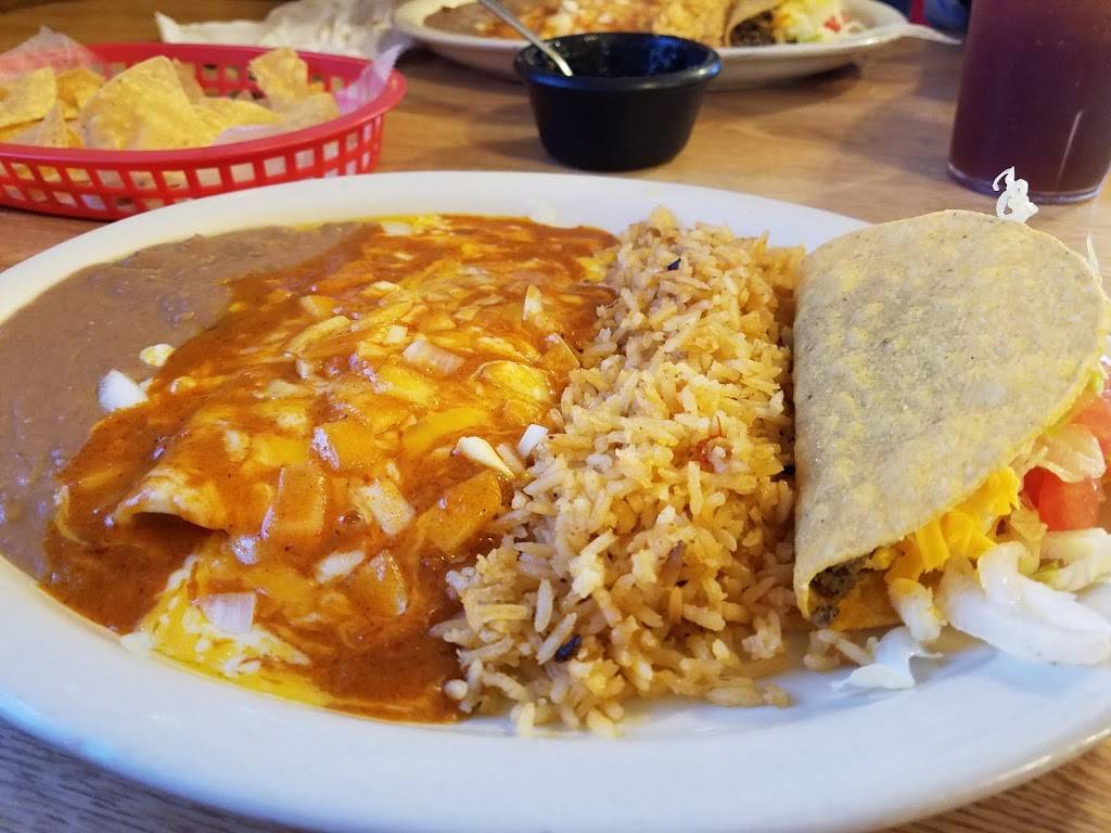 Salgados Restaurante | restaurant | 2210 N Main St, Belton, TX 76513, USA | 2549330054 OR +1 254-933-0054