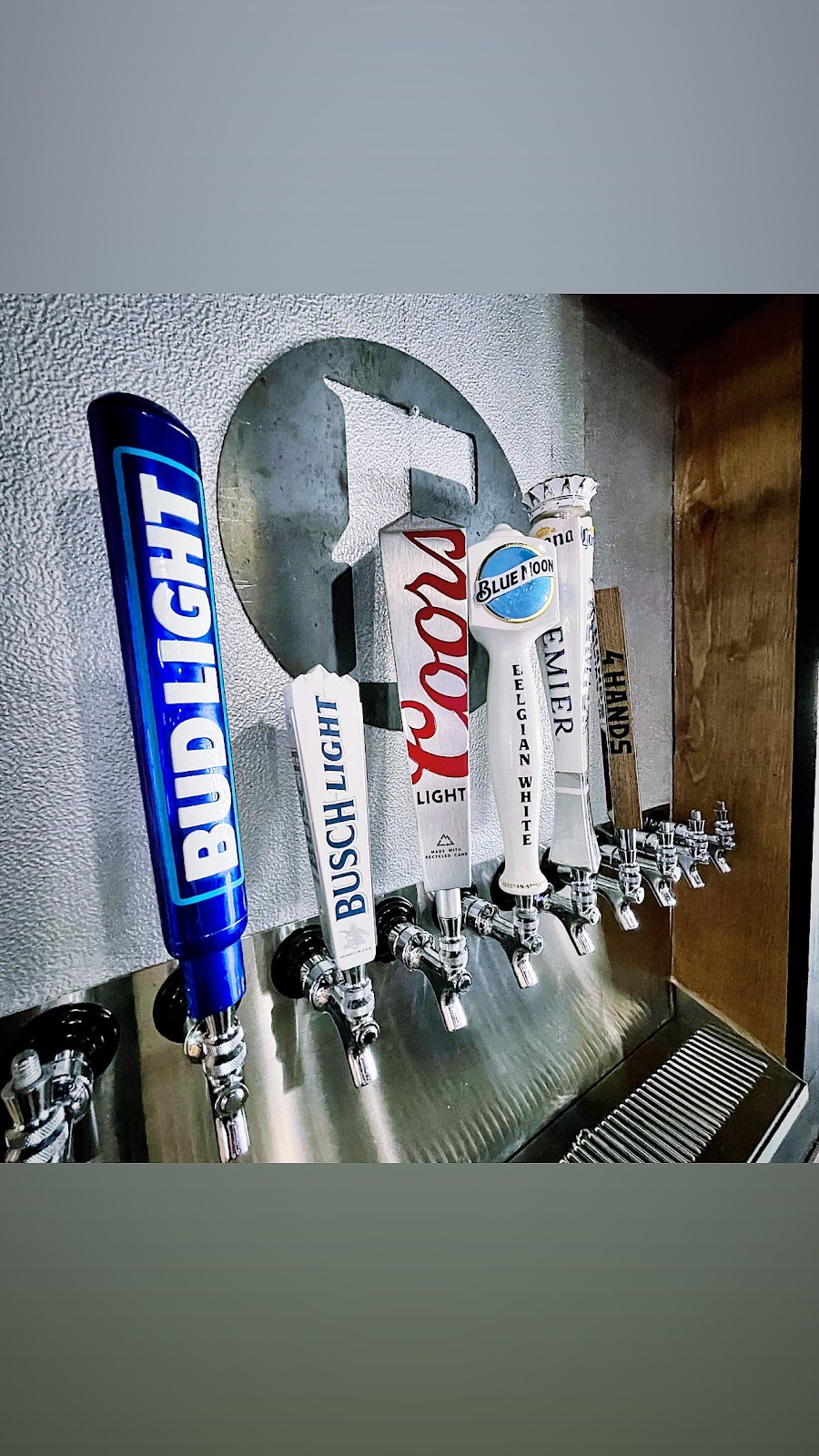 Foundry Boat House | restaurant | 2 Holiday Point Pkwy, Edwardsville, IL 62025, USA | 6186558158 OR +1 618-655-8158