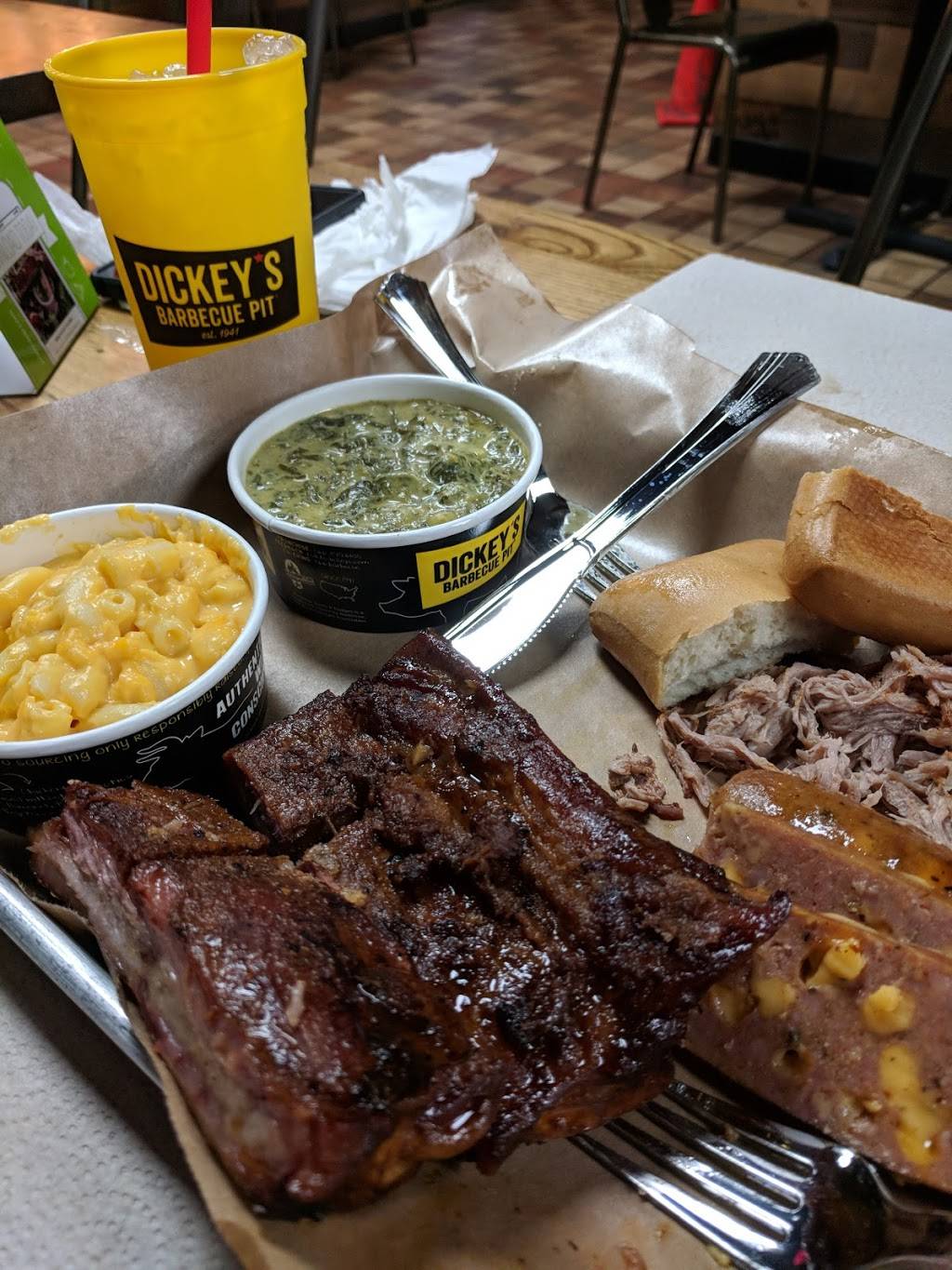 Dickeys Barbecue Pit | restaurant | Interstate 10, 6110 East Fwy, Baytown, TX 77521, USA | 2814213101 OR +1 281-421-3101