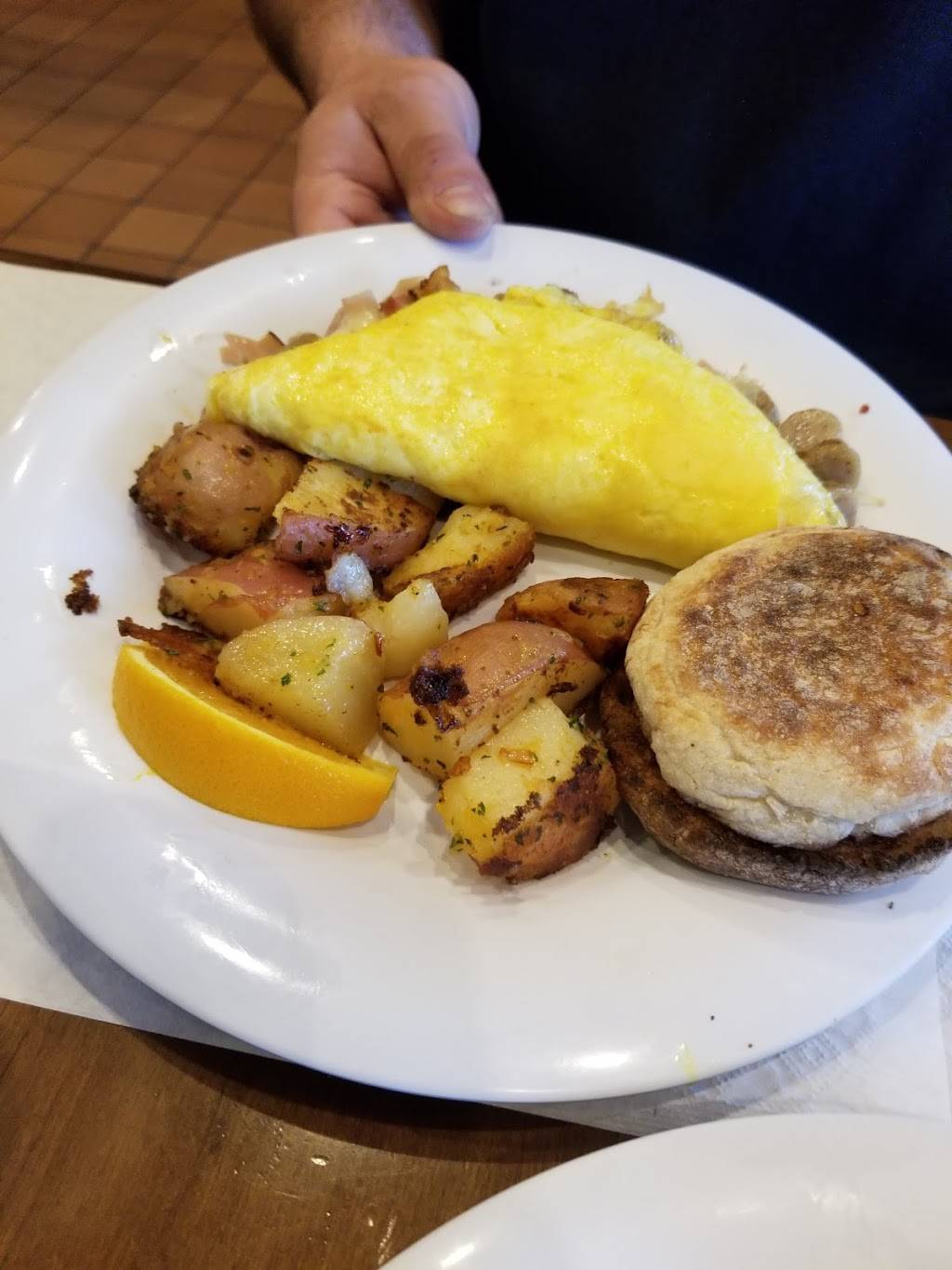 Breakers Restaurant | restaurant | 295 Ocean Blvd, Hampton, NH 03842, USA | 8003456736 OR +1 800-345-6736