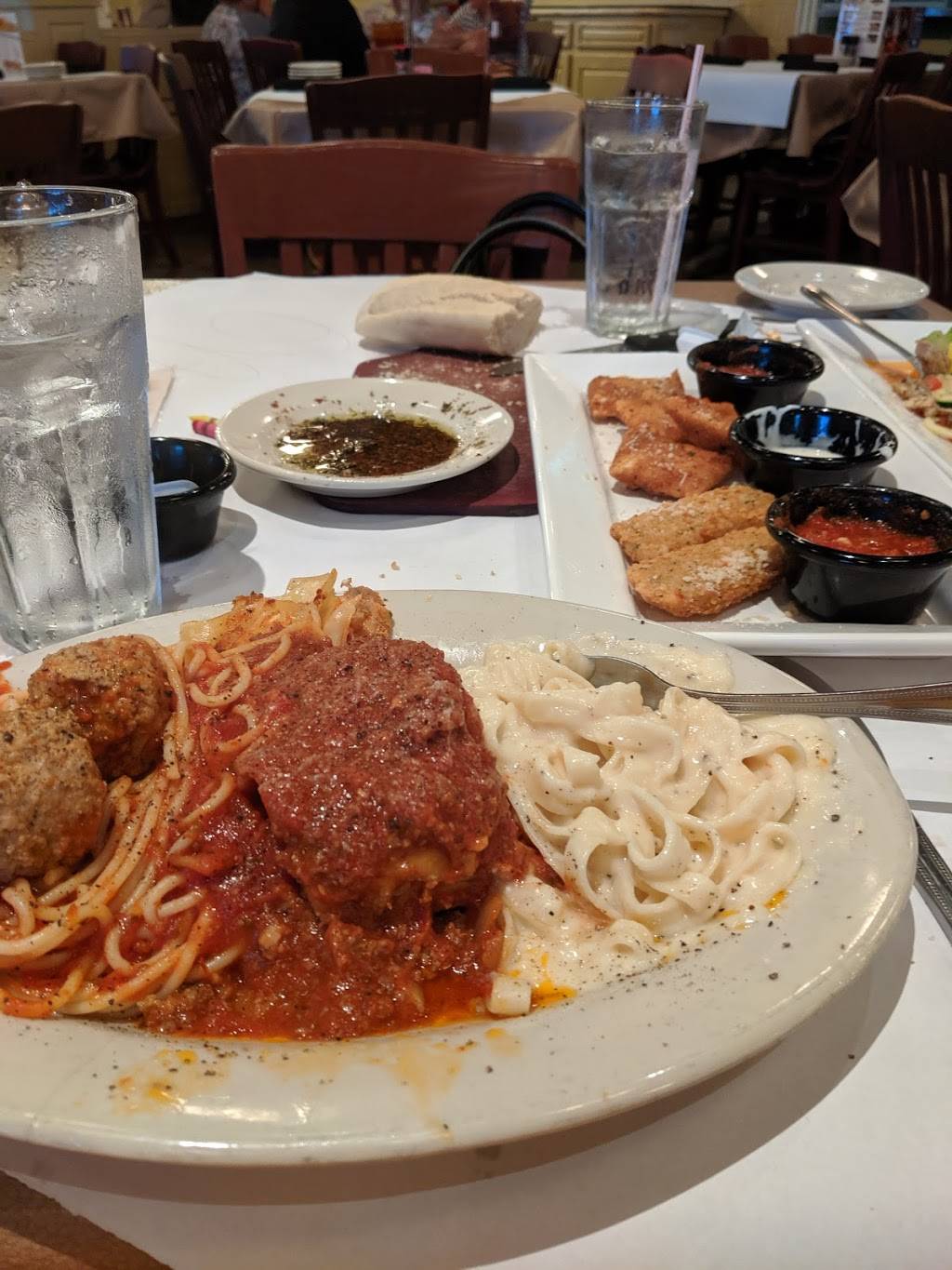 Zios Italian Kitchen | restaurant | 2035 S Meridian Ave, Oklahoma City, OK 73108, USA | 4056809999 OR +1 405-680-9999