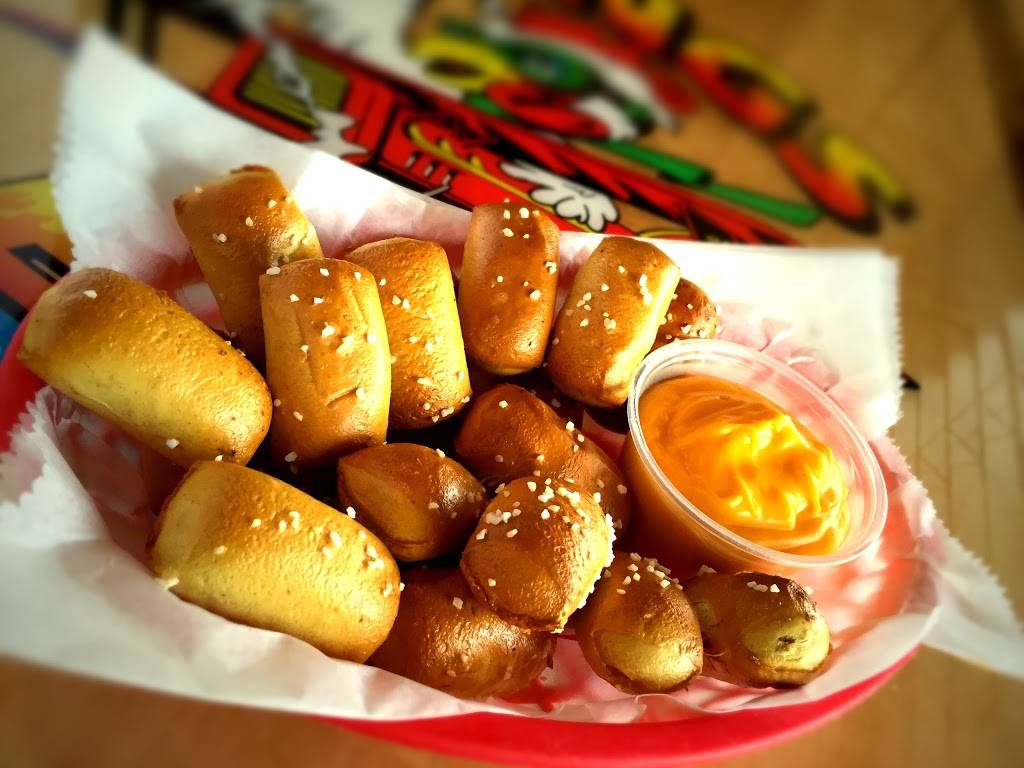 Wings Etc. | restaurant | 101 Crooked Run Ln, Marietta, OH 45750, USA | 7403715095 OR +1 740-371-5095