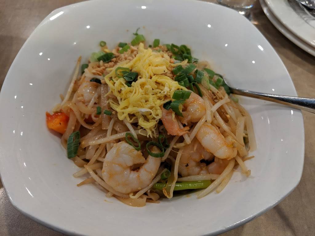 Celadon House | restaurant | 630 Ford Dr, Oakville, ON L6J 7V7, Canada | 9052575725 OR +1 905-257-5725