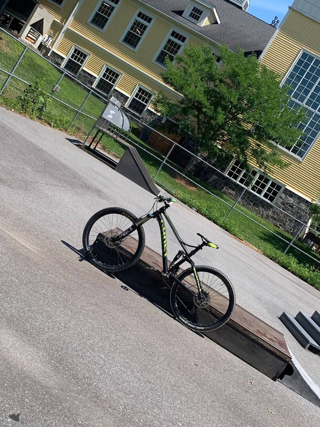 Newtowne Grille | restaurant | 838 Boston Rd, Billerica, MA 01821, USA | 9786670021 OR +1 978-667-0021