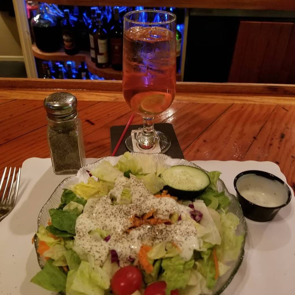 Gators | restaurant | 6 W Montauk Hwy, Hampton Bays, NY 11946, USA | 6317284100 OR +1 631-728-4100