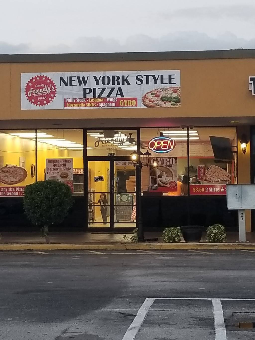 Friendlys Pizza New York Style | restaurant | 2921 S Orlando Dr Suit 162, Sanford, FL 32773, USA | 4076882979 OR +1 407-688-2979