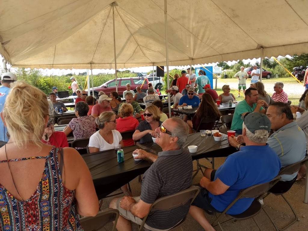 Johnny Angels Clam Shack | restaurant | 523 Charlestown Beach Rd, Charlestown, RI 02813, USA | 4014196732 OR +1 401-419-6732