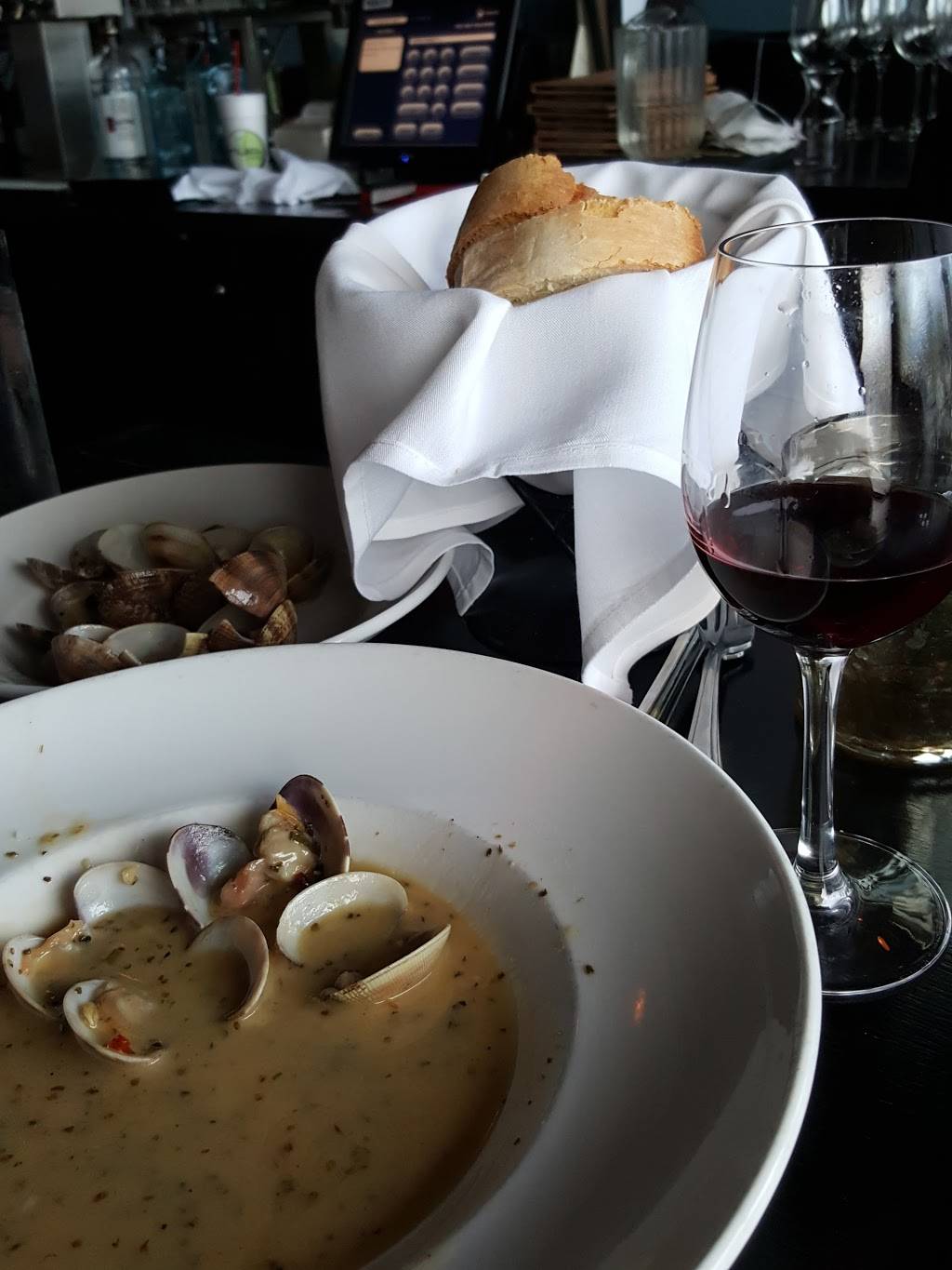 Ginos Bistro Maple Valley | restaurant | 23917 SE Kent Kangley Rd, Maple Valley, WA 98038, USA | 4254336220 OR +1 425-433-6220