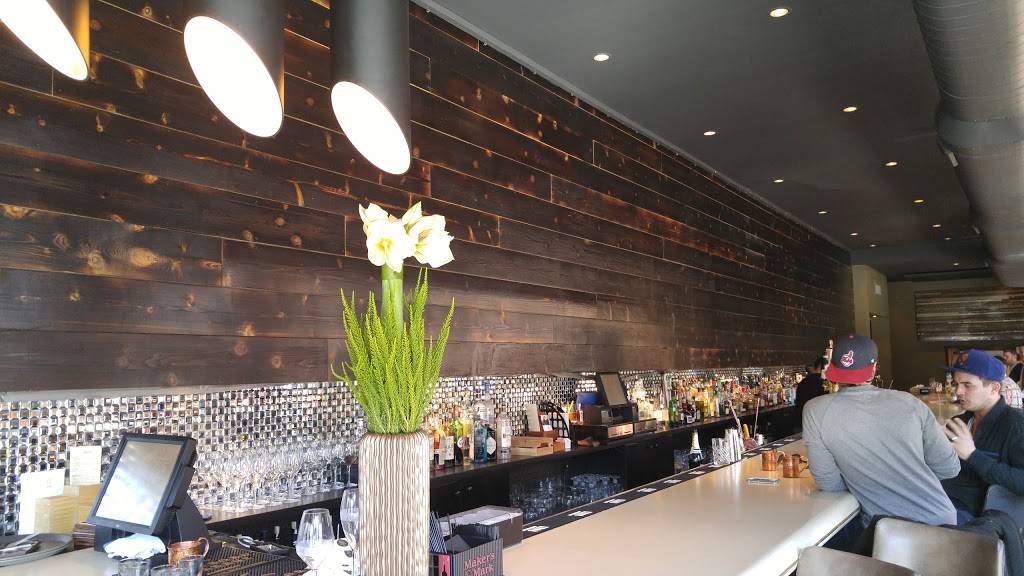 Wood | restaurant | 3335 N Halsted St, Chicago, IL 60657, USA | 7739359663 OR +1 773-935-9663