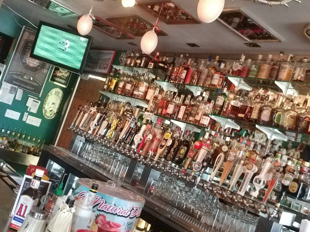 Ervs Mug | restaurant | 130 W Ryan Rd, Oak Creek, WI 53154, USA | 4147625010 OR +1 414-762-5010