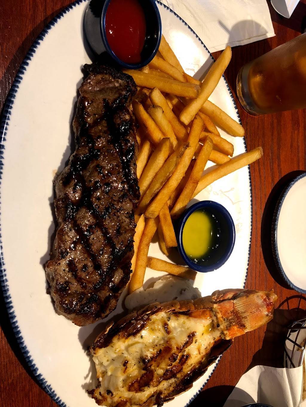 Red Lobster | restaurant | 8180 Rosedale Hwy, Bakersfield, CA 93312, USA | 6615899956 OR +1 661-589-9956