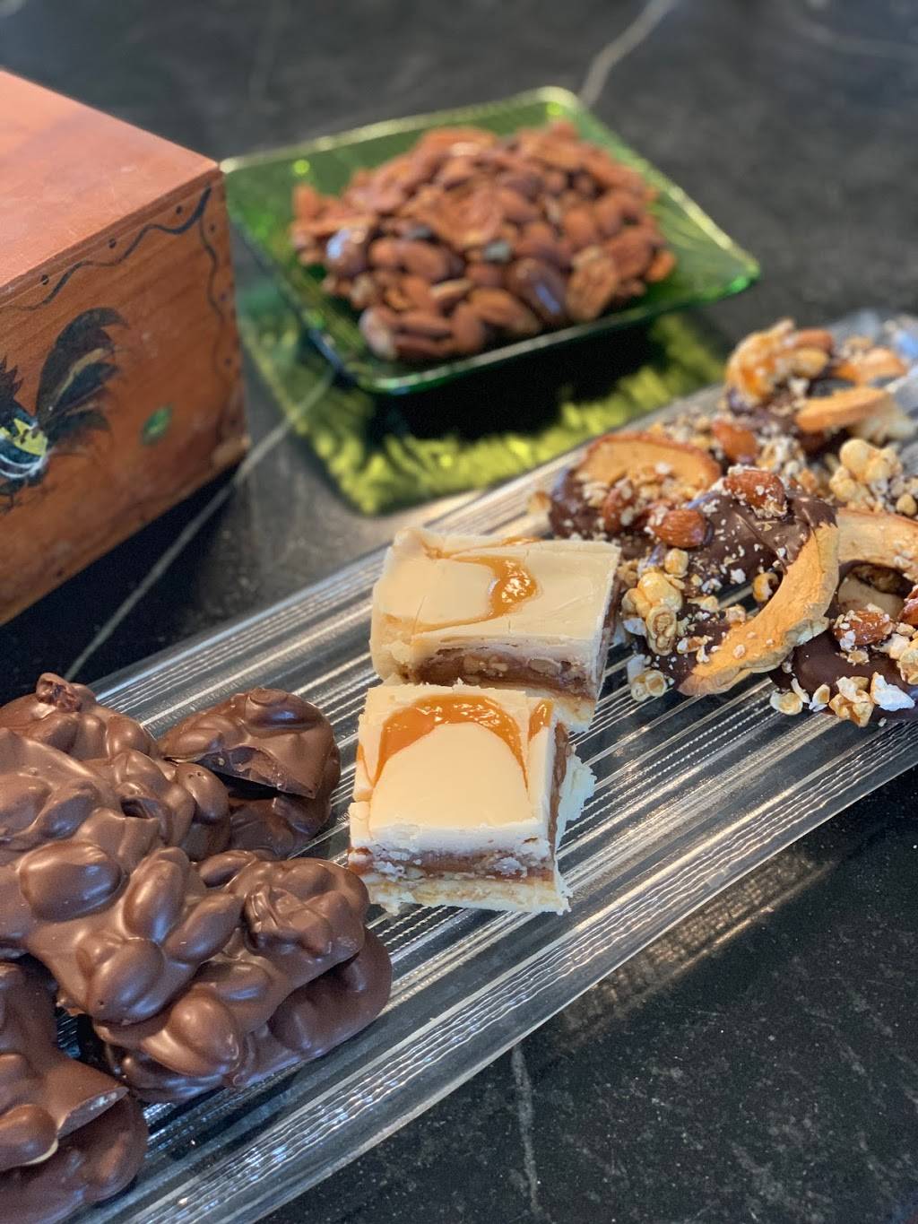 Roberts Ferry Nut Company | meal takeaway | 20493 Yosemite Blvd, Waterford, CA 95386, USA | 2098743247 OR +1 209-874-3247