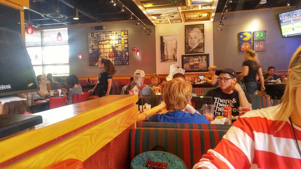 Red Robin Gourmet Burgers and Brews | restaurant | 20001 Century Blvd, Germantown, MD 20874, USA | 3015280065 OR +1 301-528-0065