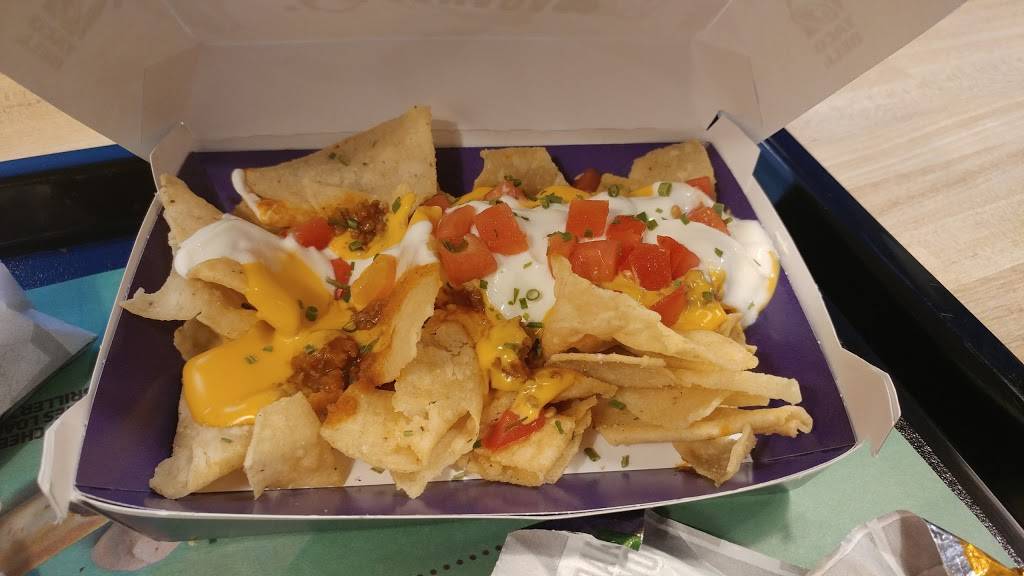 Taco Bell | meal takeaway | 300 Tecumseh Rd E, Windsor, ON N8N 3S7, Canada | 5199717268 OR +1 519-971-7268