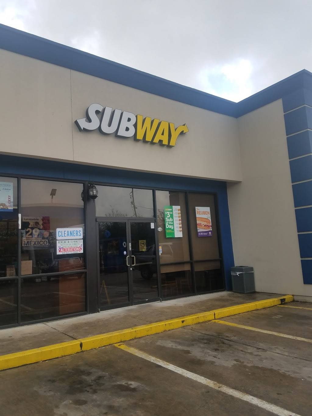 Subway Restaurants | restaurant | 7614 Lyons Ave, Houston, TX 77020, USA | 7136730801 OR +1 713-673-0801