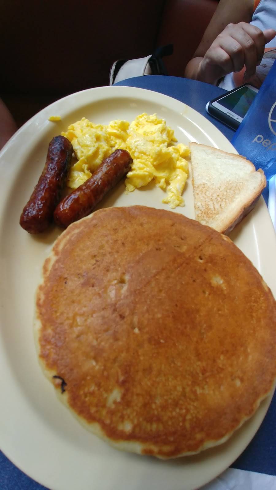 Gus Mt. Clemens Coney Island | restaurant | 55 N Main St, Mt Clemens, MI 48043, USA | 5864636750 OR +1 586-463-6750