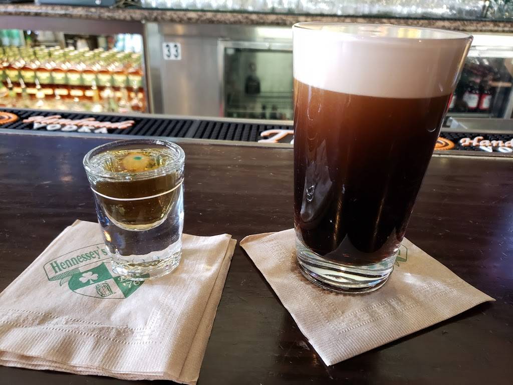 Henneseys Tavern | restaurant | 425 Fremont St #110, Las Vegas, NV 89101, USA | 7023824421 OR +1 702-382-4421