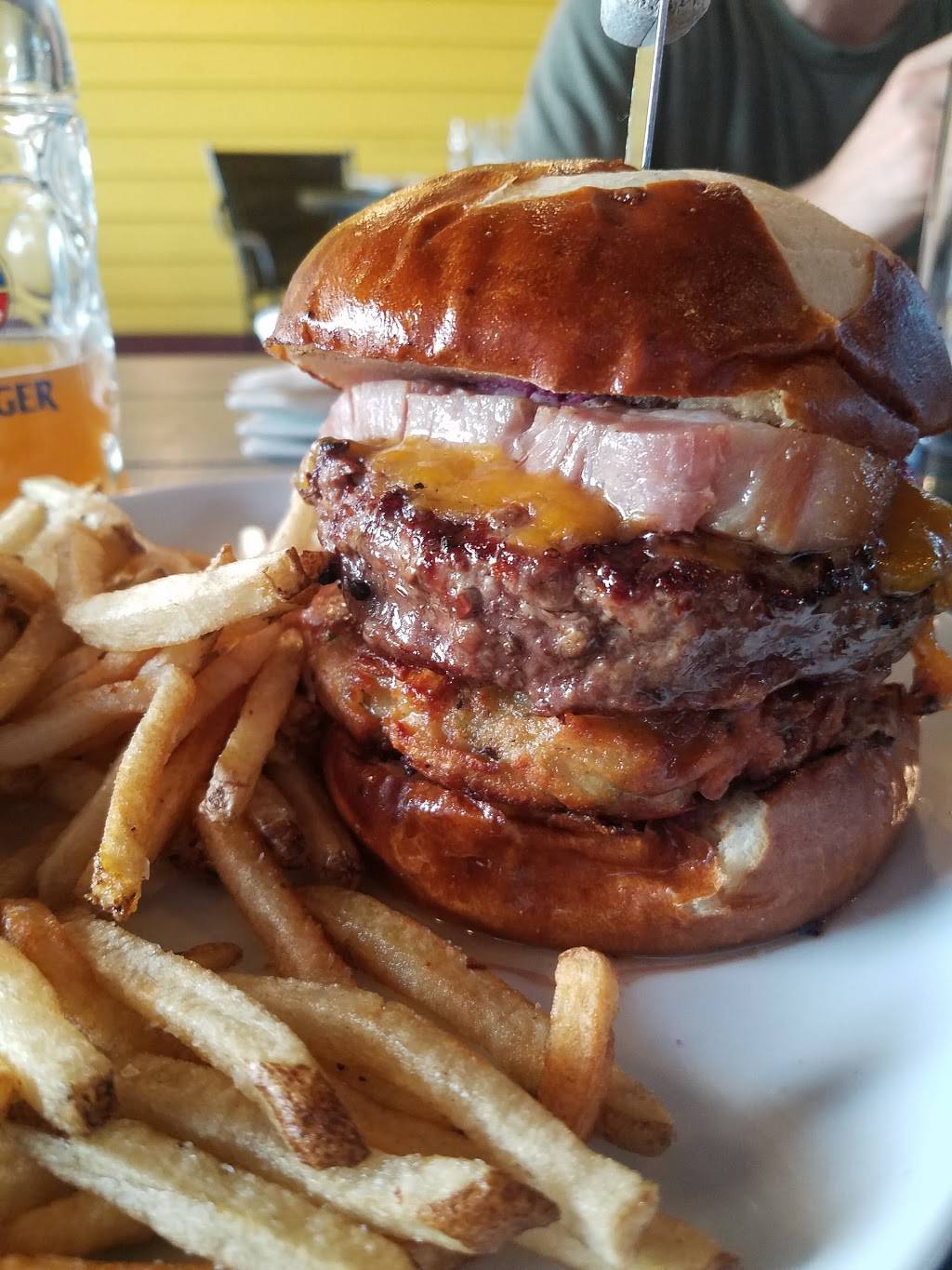 Schatzis Pub & Bier Garden of New Paltz | restaurant | 36 Main St, New Paltz, NY 12561, USA | 8452551203 OR +1 845-255-1203