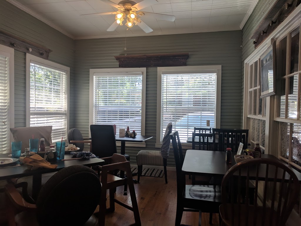 Rockwall Junk Co | restaurant | 206 N Fannin St, Rockwall, TX 75087, USA | 2146208079 OR +1 214-620-8079