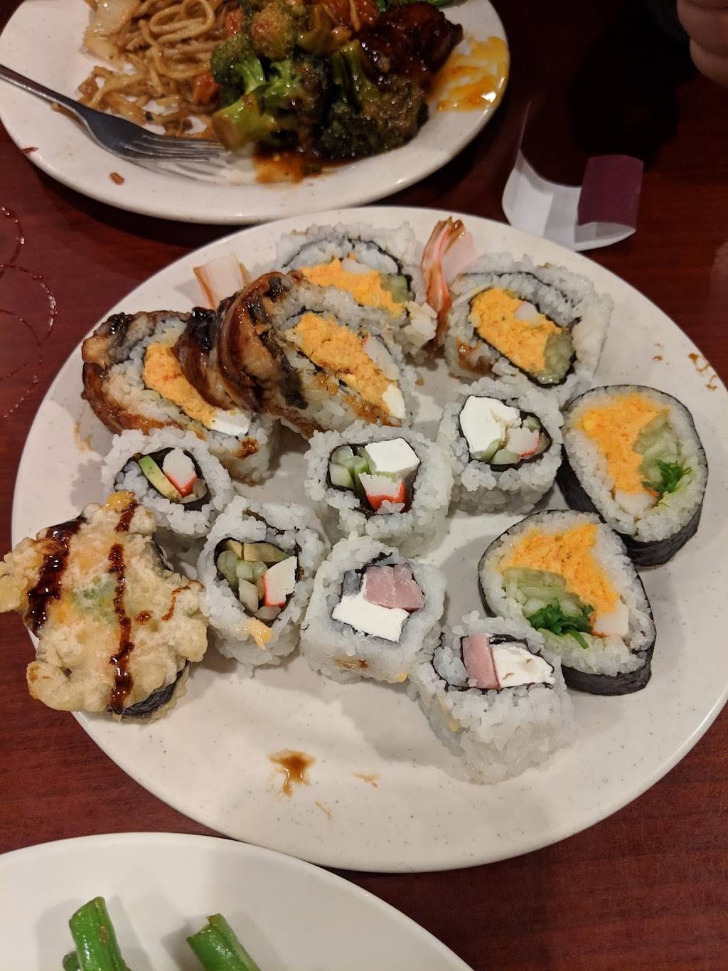 Peking China Super Buffet | restaurant | 4050 Robert C Byrd Dr, Beckley, WV 25801, USA | 3042538818 OR +1 304-253-8818