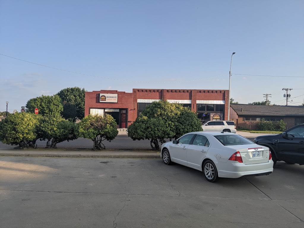 BrickHouse BBQ & Brew | restaurant | 24 E 2nd St, Liberal, KS 67901, USA | 6206049846 OR +1 620-604-9846