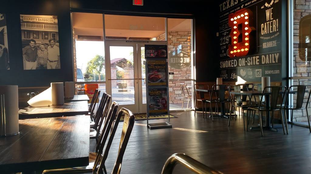 Dickeys Barbecue Pit | restaurant | 9860 W Lower Buckeye Rd, Tolleson, AZ 85353, USA | 6239368298 OR +1 623-936-8298