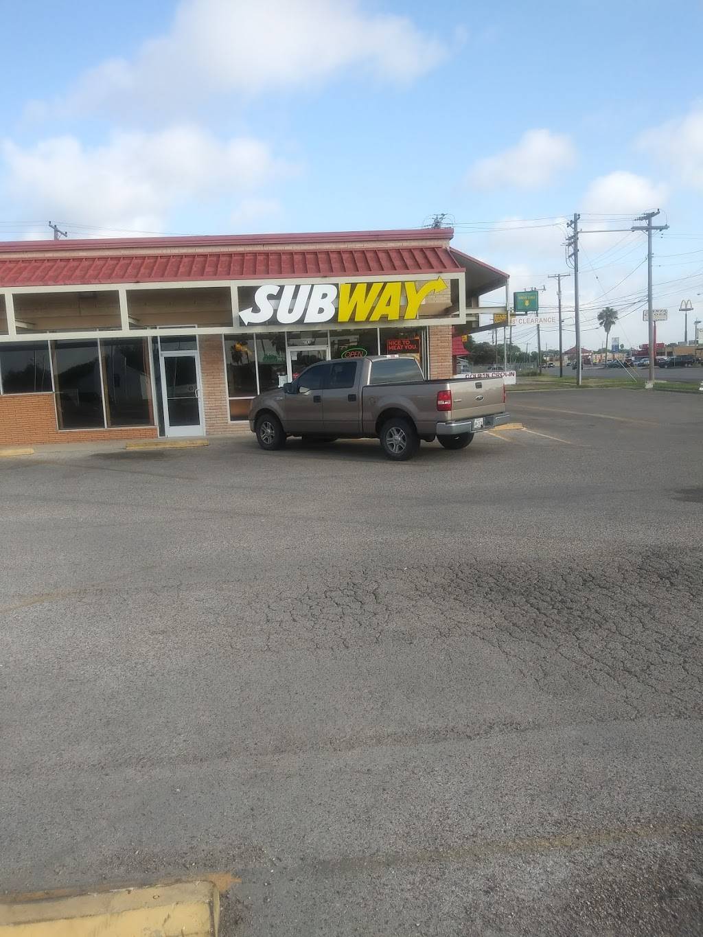 Subway | meal takeaway | 2741 S Staples St, Corpus Christi, TX 78404, USA | 3618522088 OR +1 361-852-2088