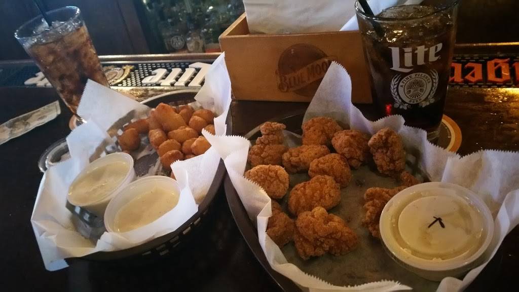 Five Points Pub | restaurant | 105 Main St, Kingston, IL 60145, USA | 8157843500 OR +1 815-784-3500