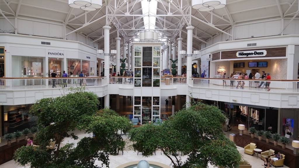 Danbury Fair | shopping mall | 7 Backus Ave, Danbury, CT 06810, USA | 2037433247 OR +1 203-743-3247