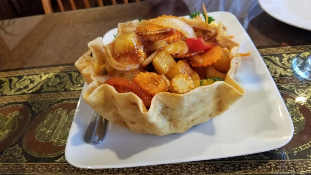 Siam Square Fine Thai Cuisine | restaurant | 238 E Main Rd, Middletown, RI 02842, USA | 4018517988 OR +1 401-851-7988