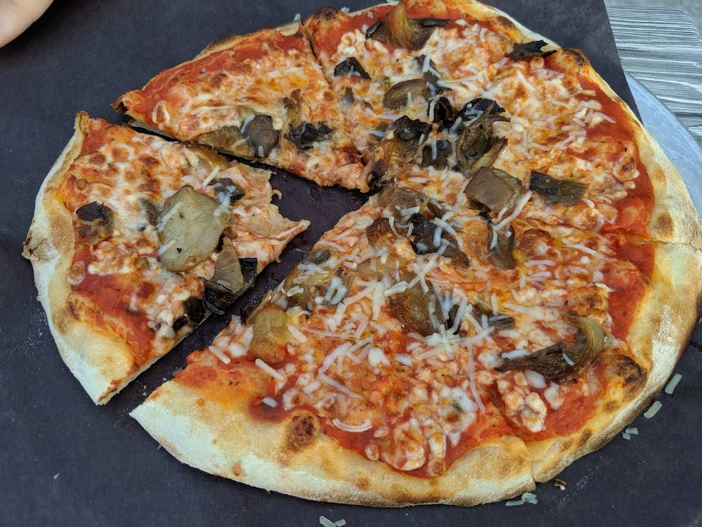 Fiazza Fresh Fired | restaurant | 3181 Greenbank Rd, Nepean, ON K2J 4H9, Canada | 6138258787 OR +1 613-825-8787