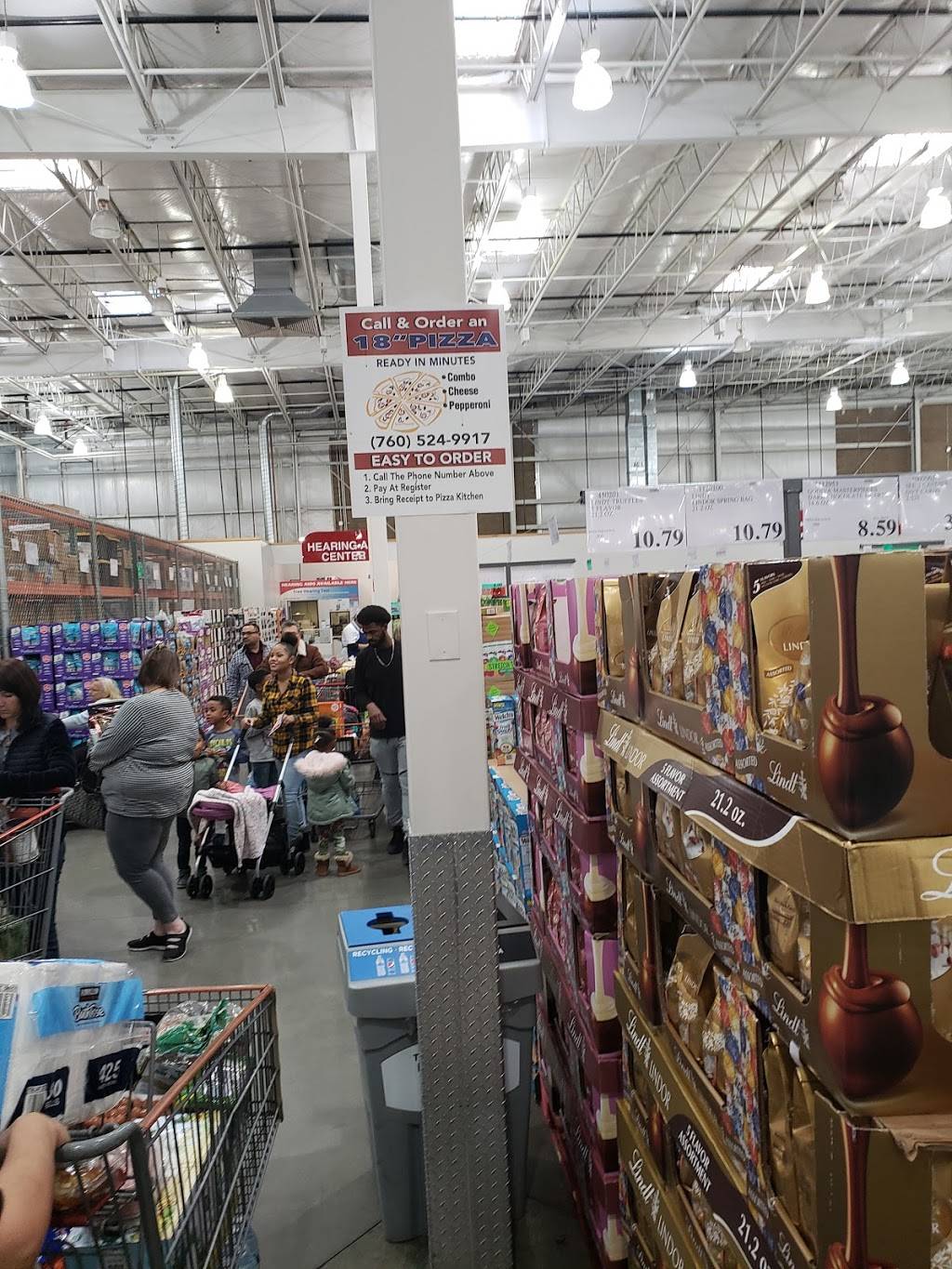 Costco Food Court | meal takeaway | 14555 Valley Center Dr, Victorville, CA 92395, USA | 7605249904 OR +1 760-524-9904