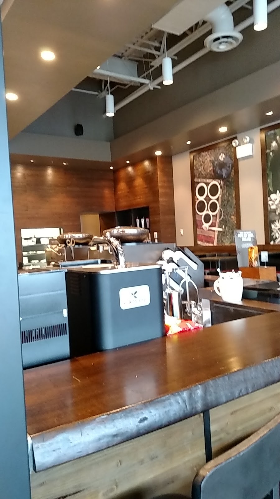 Starbucks | cafe | 3312 W Touhy Ave, Skokie, IL 60076, USA | 8477638485 OR +1 847-763-8485