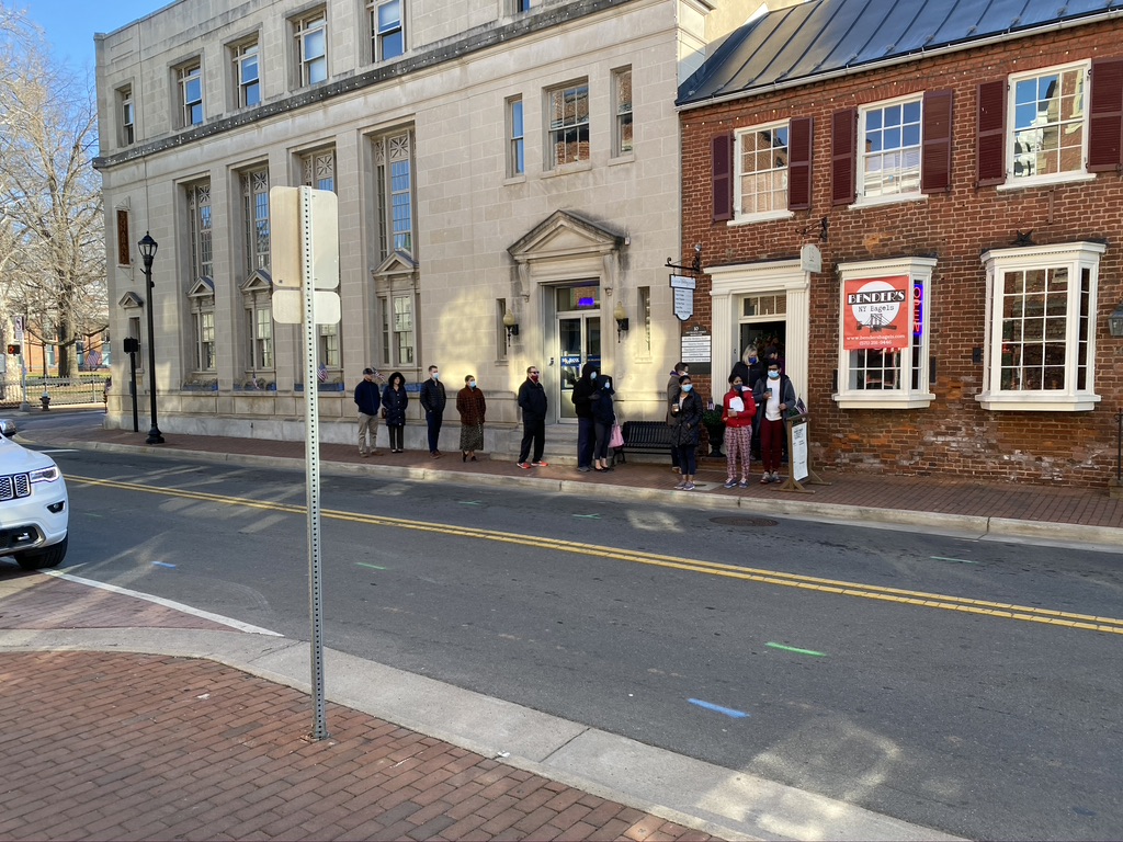 Benders NY Bagels | restaurant | 10 S King St, Leesburg, VA 20175, USA | 5712919446 OR +1 571-291-9446