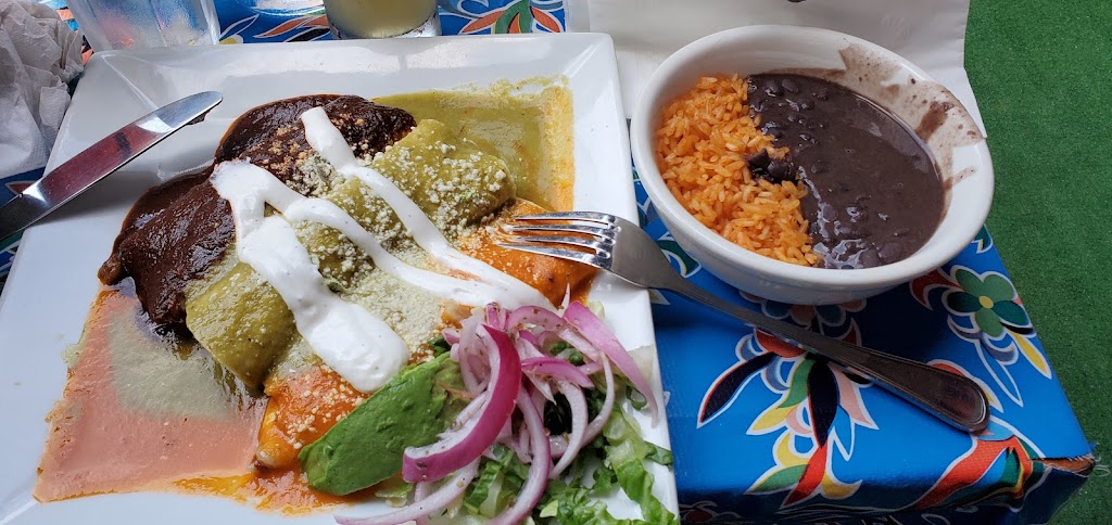 Los Pollitos | restaurant | 499 Myrtle Ave, Brooklyn, NY 11205, USA | 7186366125 OR +1 718-636-6125