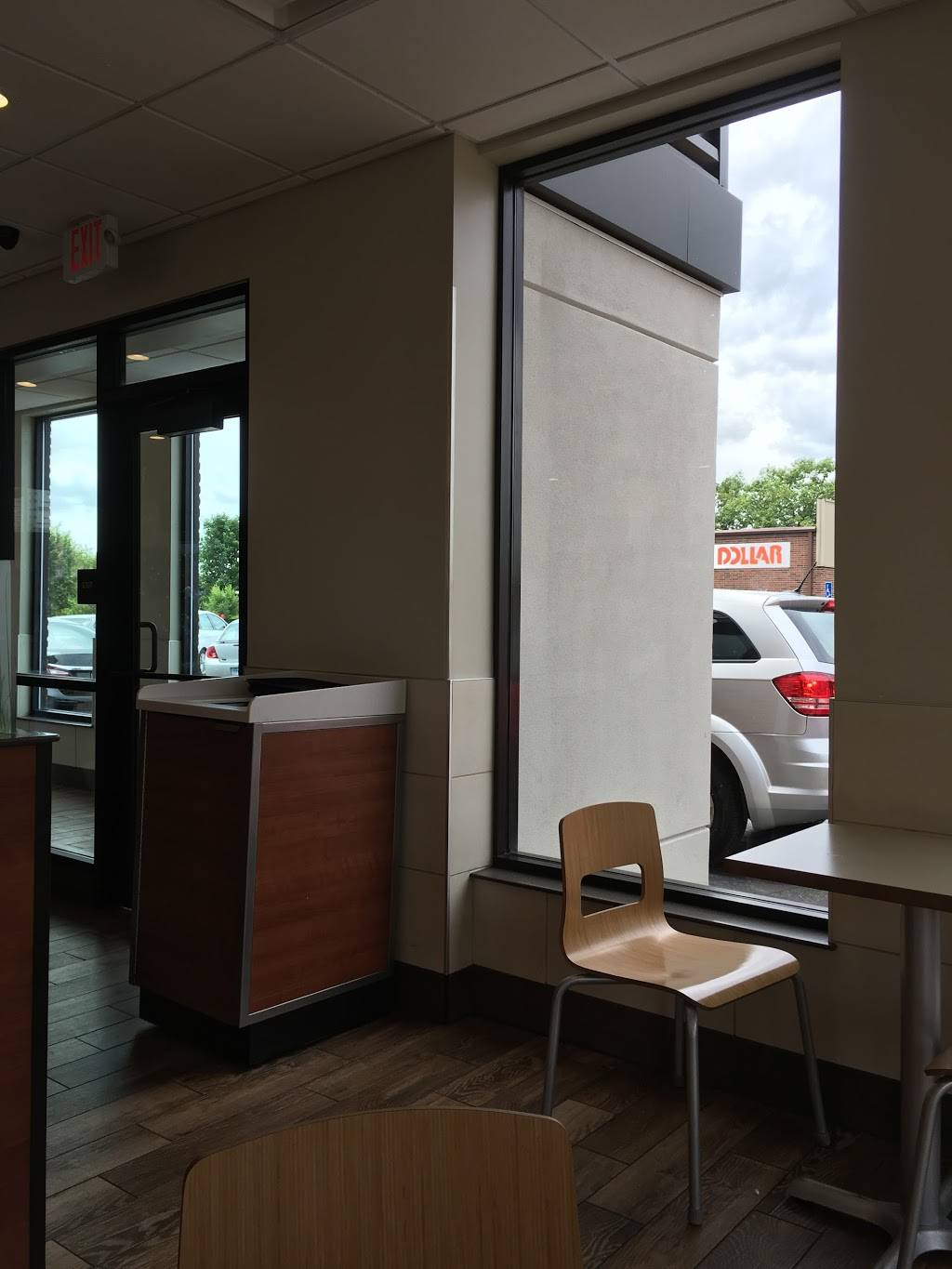 Wendys | restaurant | 685 E Hudson St, Columbus, OH 43211, USA | 6142616211 OR +1 614-261-6211