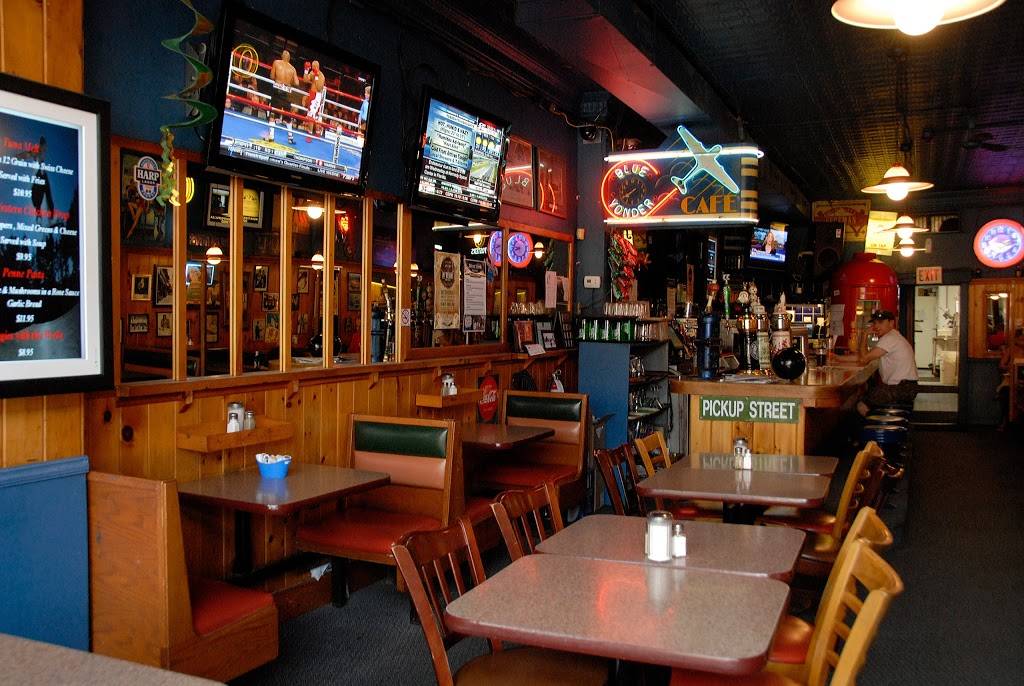 West Town Bar & Grill | restaurant | 214 Locke St S, Hamilton, ON L8P 4B4, Canada | 9055701412 OR +1 905-570-1412