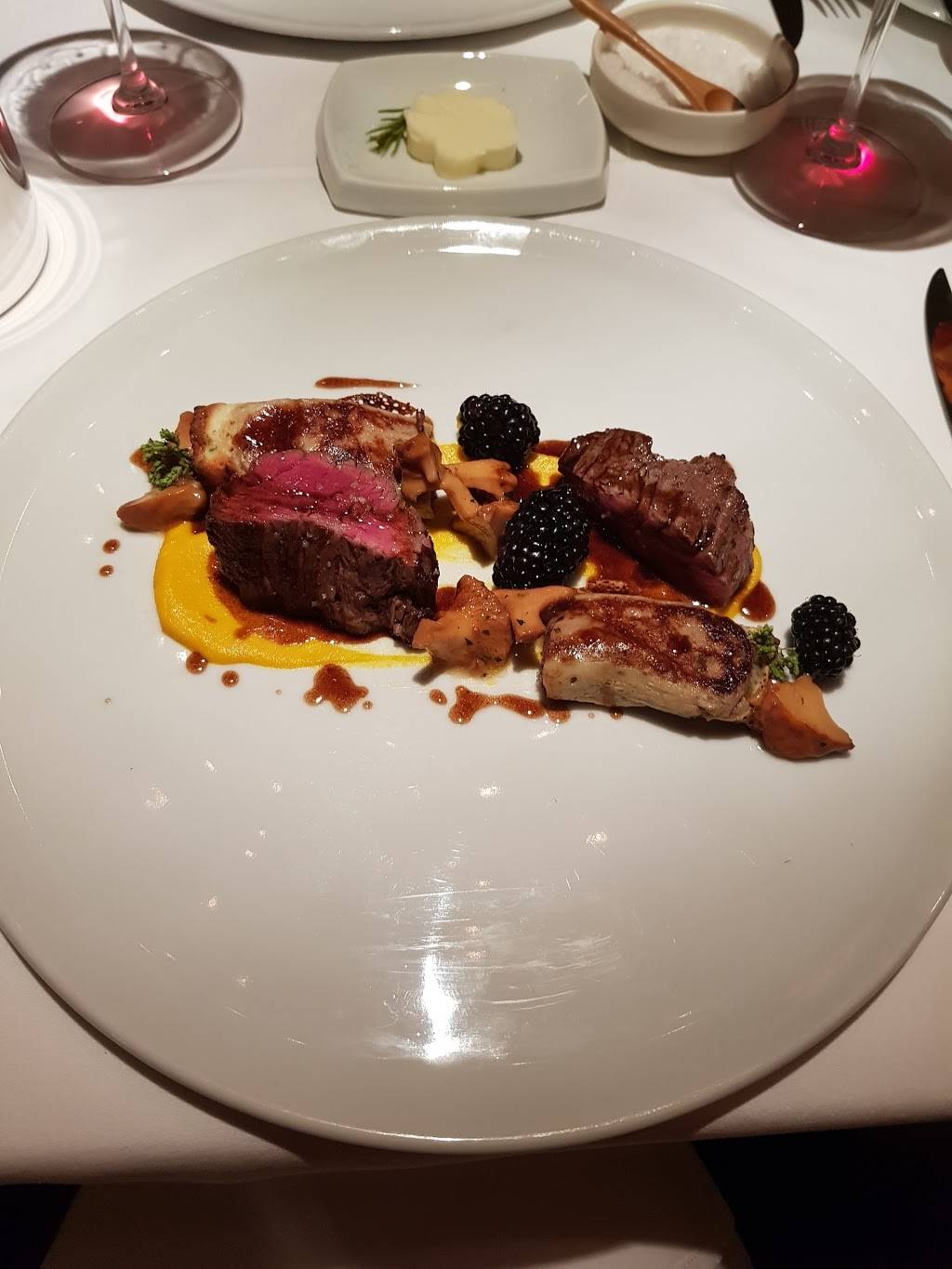 Ernas Elderberry House | restaurant | 48688 Victoria Ln, Oakhurst, CA 93644, USA | 5596836800 OR +1 559-683-6800