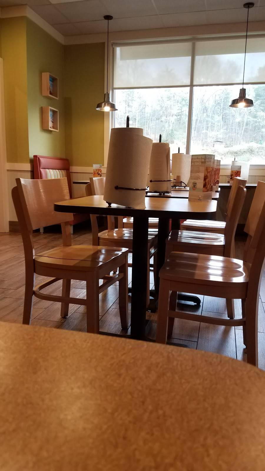 Captain Ds | restaurant | 28 Berry Blvd, Franklin, NC 28744, USA | 8283691900 OR +1 828-369-1900