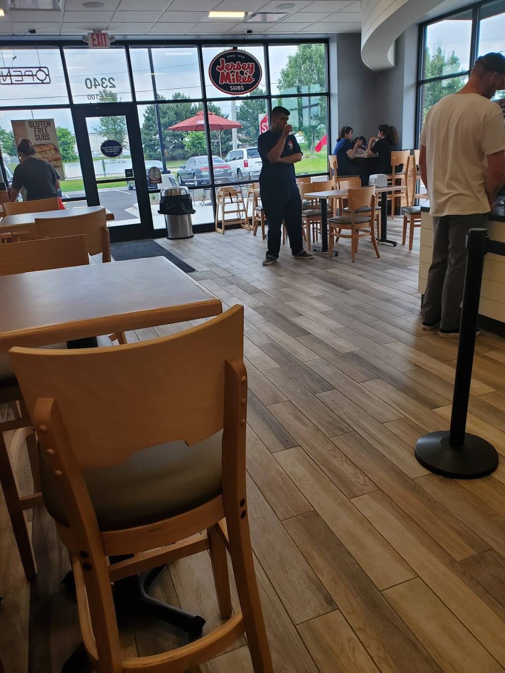 Jersey Mikes Subs | meal takeaway | 2340 W Indian Trail Rd, Aurora, IL 60506, USA | 6303403797 OR +1 630-340-3797
