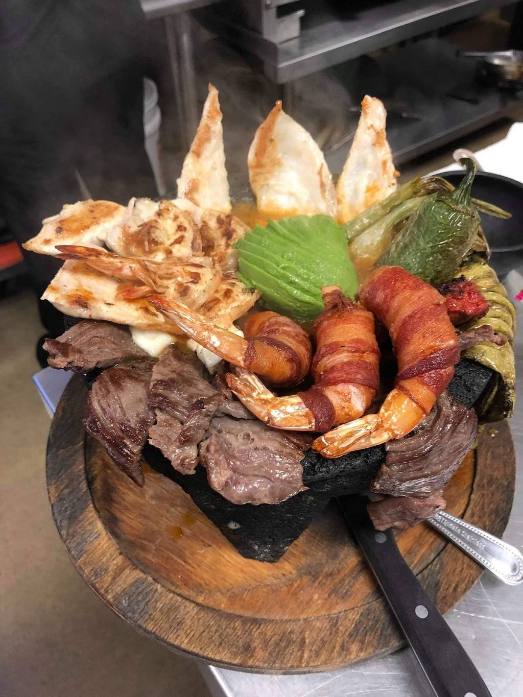 Mariscos Las Palmas | restaurant | 790 S State St suite 2, San Jacinto, CA 92583, USA | 9513504388 OR +1 951-350-4388