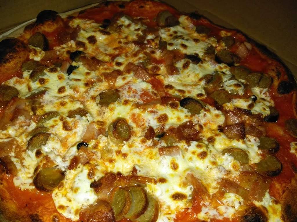CPs Woodfired Pizza | restaurant | 17 New Driftway, Scituate, MA 02066, USA | 7813782743 OR +1 781-378-2743
