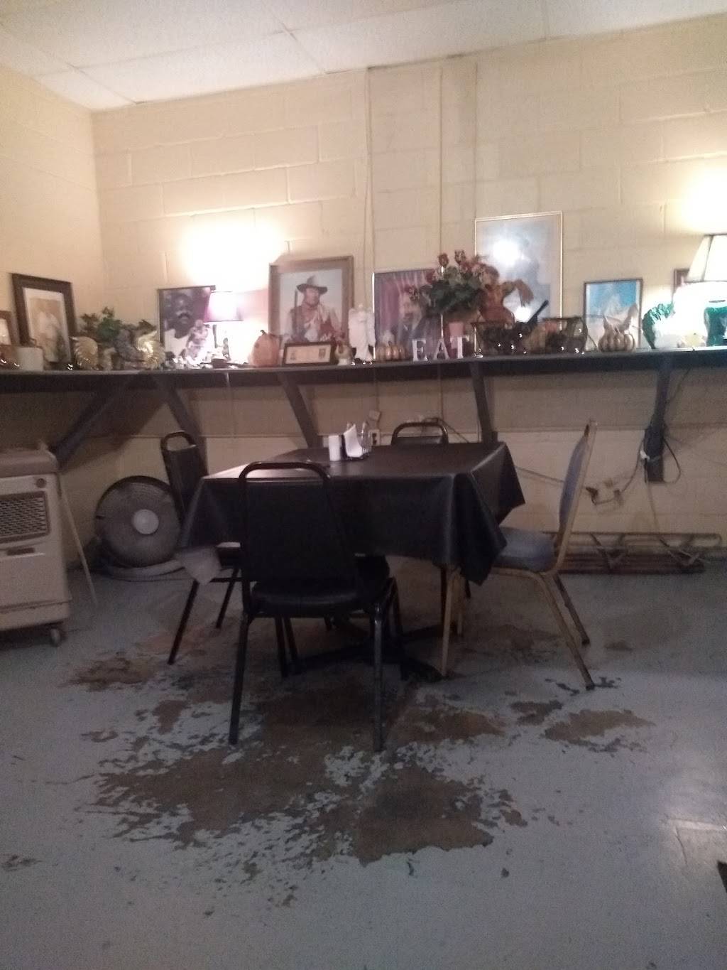 Superior Burger Bar | restaurant | 101 Central Ave, Elgin, TX 78621, USA | 5122854348 OR +1 512-285-4348