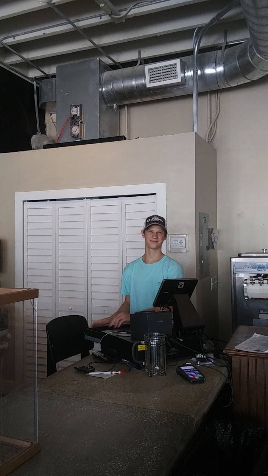 The Coffee Snob | cafe | 201 W Main St, Leesburg, FL 34748, USA | 3524604570 OR +1 352-460-4570