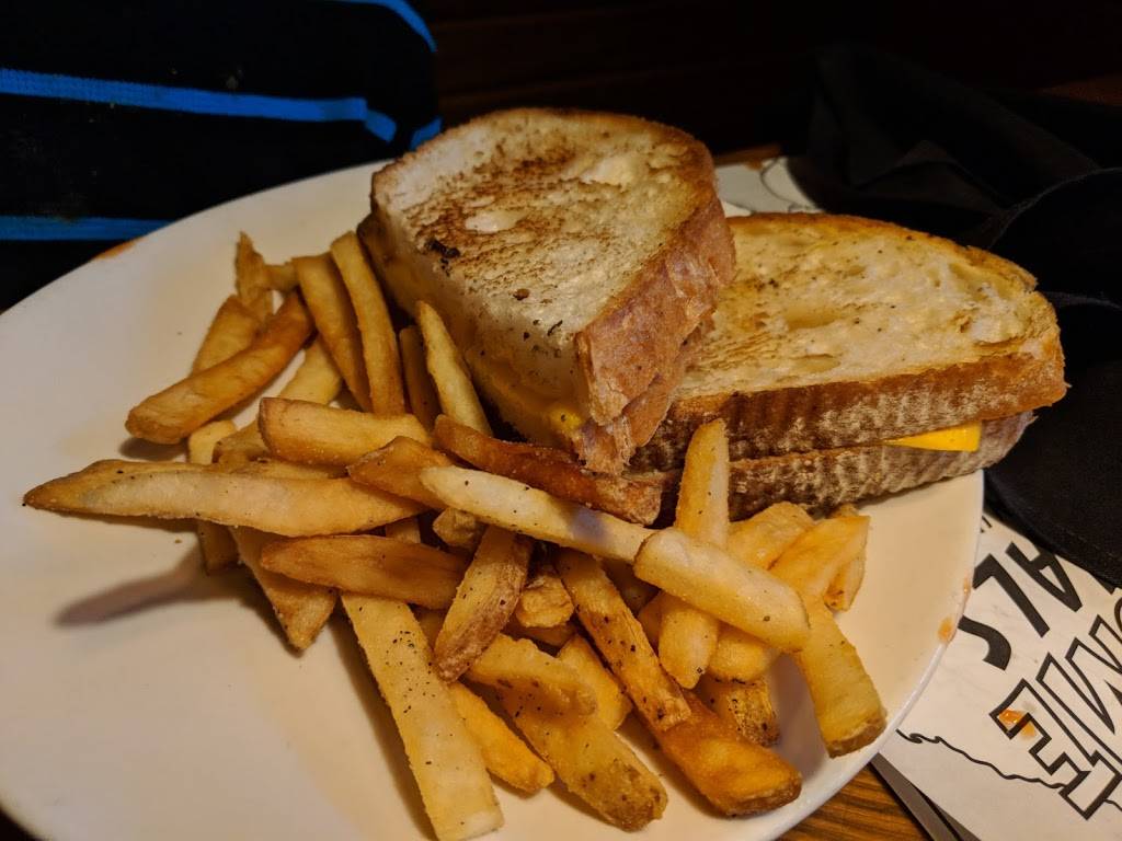 Outback Steakhouse | restaurant | 4420 Long Gate Pkwy, Ellicott City, MD 21043, USA | 4104800472 OR +1 410-480-0472