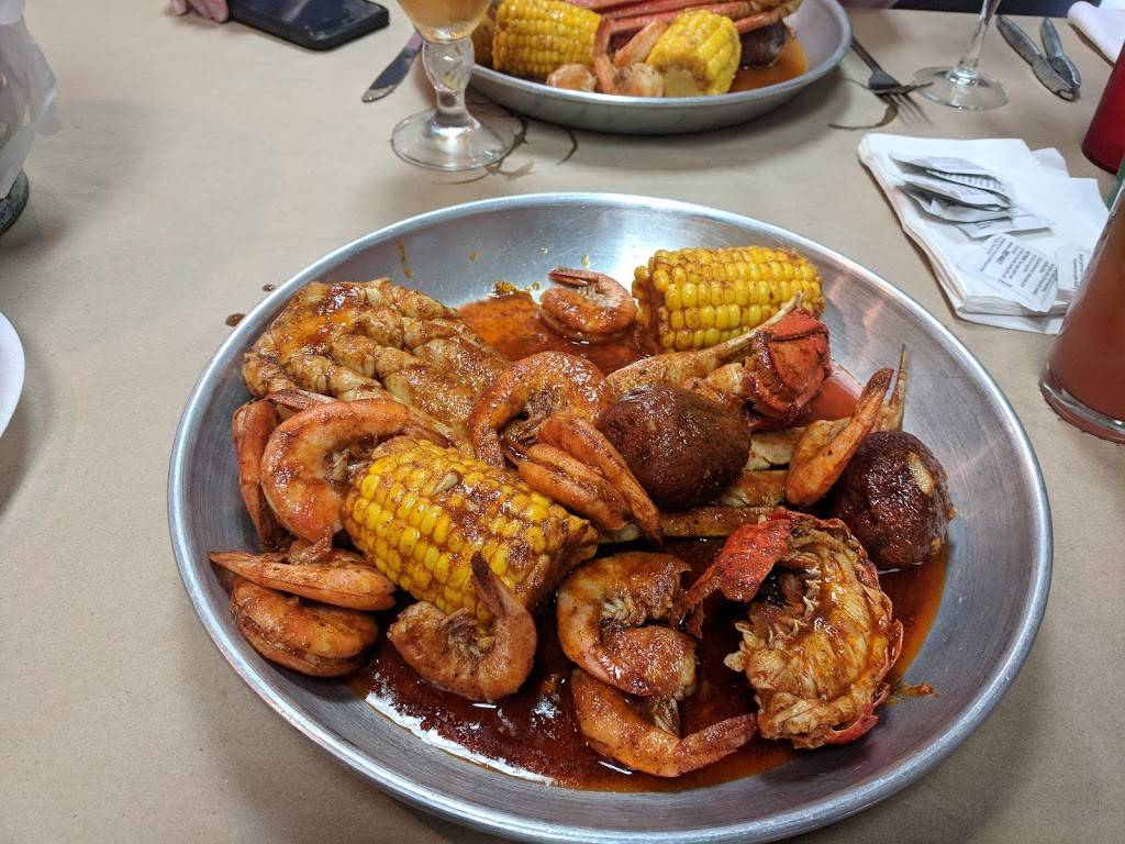 Mr. And Mrs. Crab | restaurant | 497 Cortez Rd W, Bradenton, FL 34207, USA | 9412139999 OR +1 941-213-9999