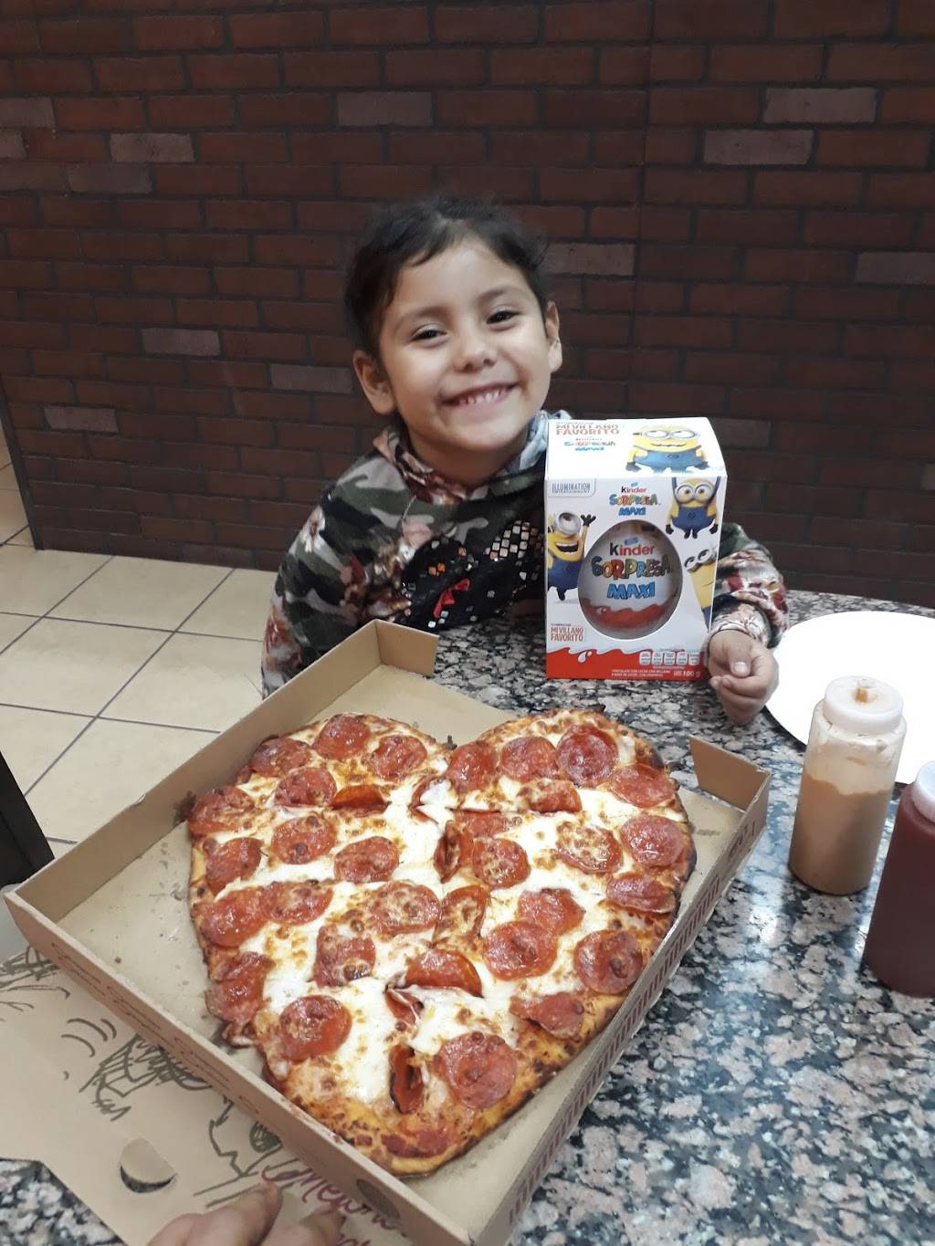 Marantonyz Pizza | restaurant | Diego Esquivel 348, Lucio Blanco, 22706 Rosarito, B.C., Mexico | 016615271874 OR +52 661 527 1874