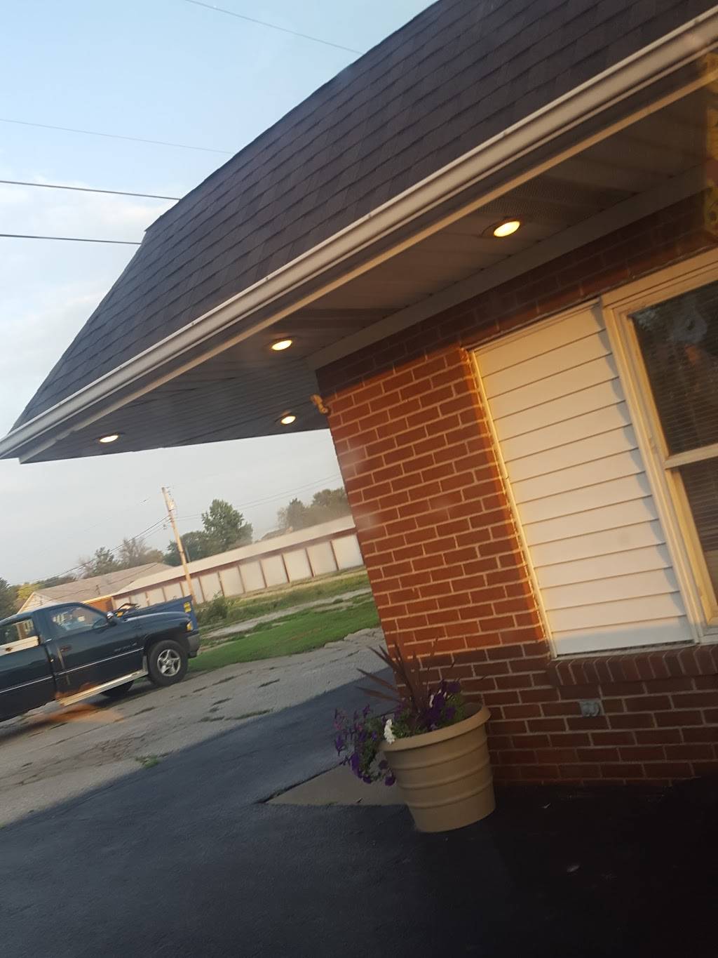 Pizza King | restaurant | 500 W 1st St, Fowler, IN 47944, USA | 7658841750 OR +1 765-884-1750