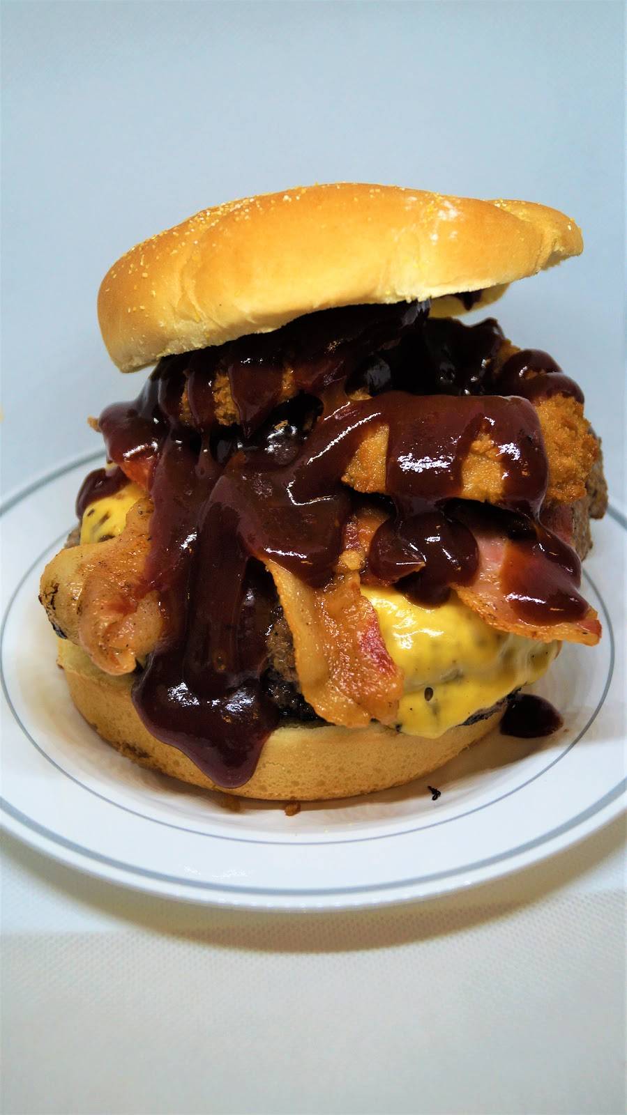 Frankies Tavern | restaurant | 2510 N Ridge Rd, Painesville, OH 44077, USA | 4403542632 OR +1 440-354-2632