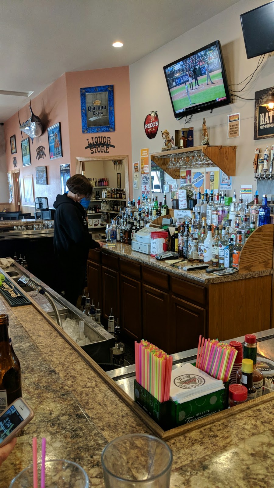 Sunset Amigos Liquor and Lounge | restaurant | 439 Sheridan St, Upton, WY 82730, USA | 3074682775 OR +1 307-468-2775